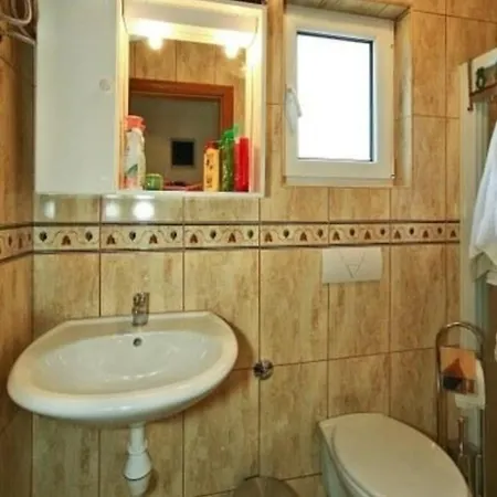 Casa vacanze Mit Pool, Terrasse Und Parkplatz Buje