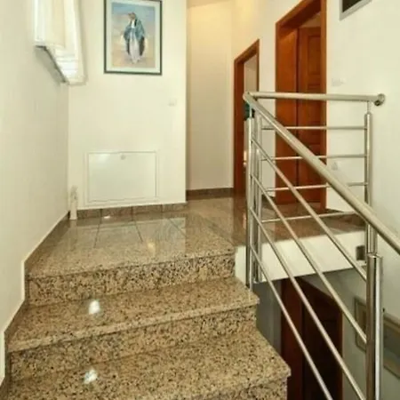 Casa vacanze Mit Pool, Terrasse Und Parkplatz *