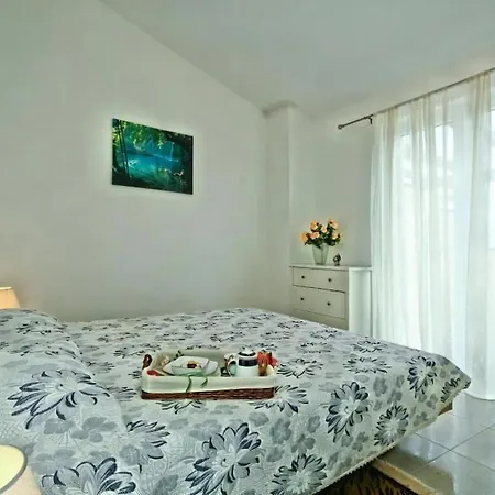 Mit Pool, Terrasse Und Parkplatz Holiday home *