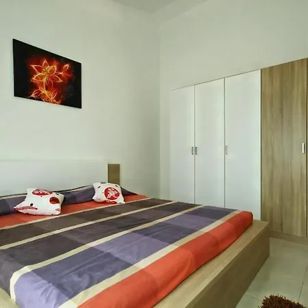 Mit Pool, Terrasse Und Parkplatz Сasa de vacaciones *