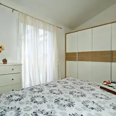 Holiday home Mit Pool, Terrasse Und Parkplatz *
